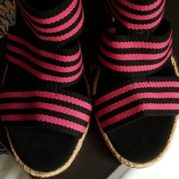 Tahari espadrille wedge - Picture 4 of 5